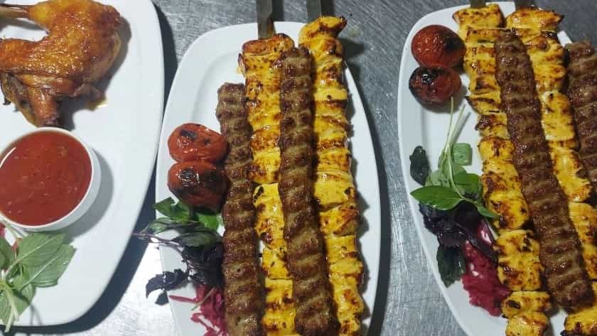 رستوران مناسب برای دورهمی‌های دوستانه در رشت